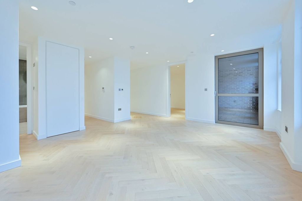 Property photo 3 of 26