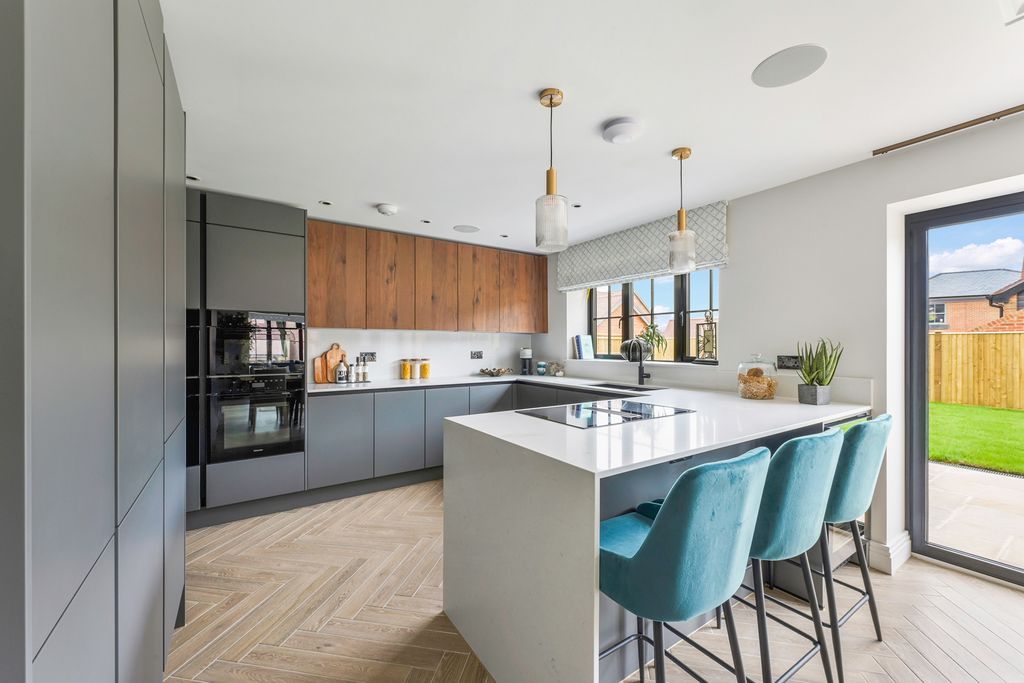 Property photo 2 of 19