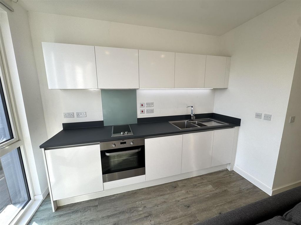 Property photo 2 of 11 Kitchen.Jpeg