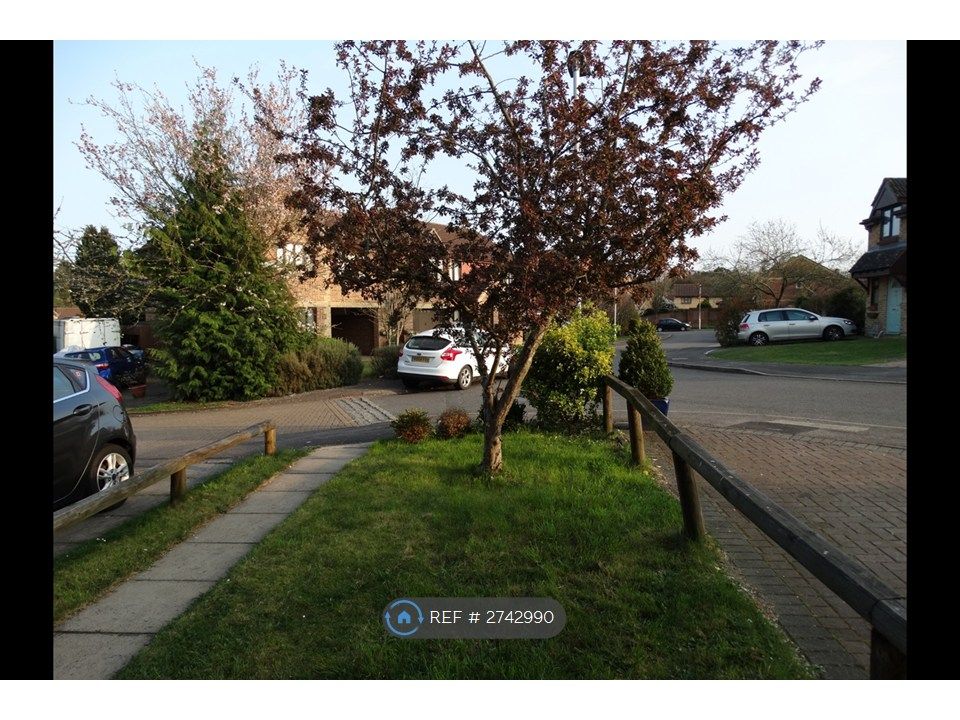 Property photo 3 of 20 Front Garden