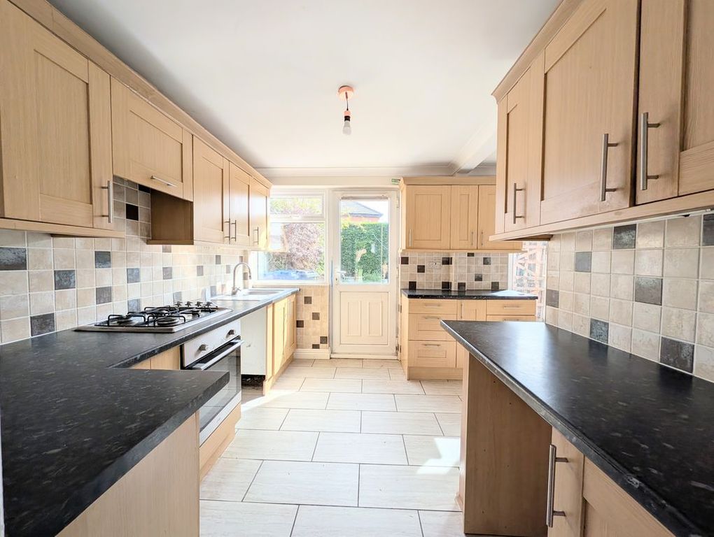 Property photo 3 of 16 Kitchen