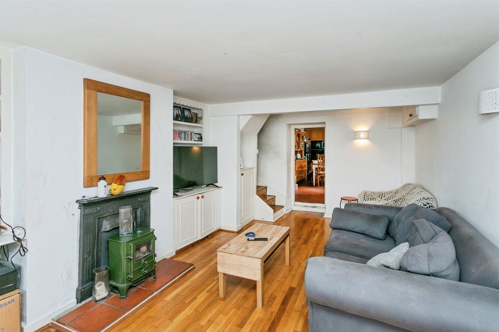 Property photo 2 of 13