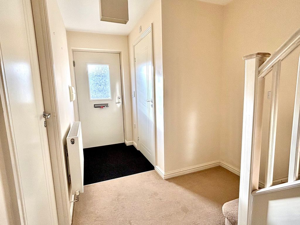 Property photo 2 of 12 Hallway