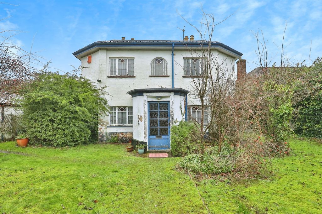 Property photo 3 of 19