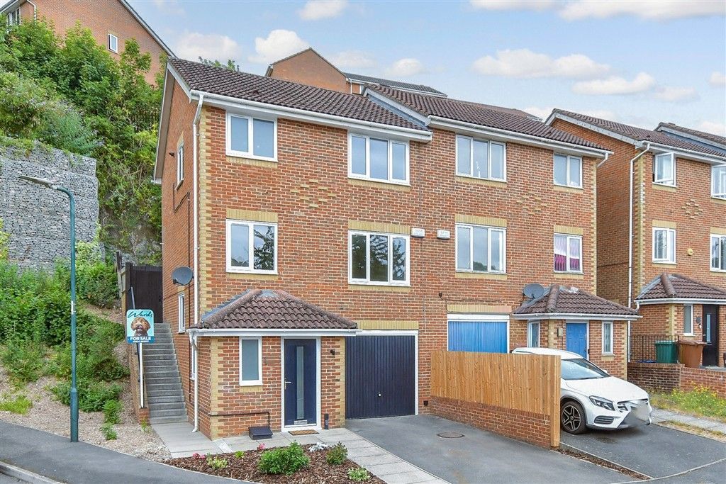 4 bed town house for salePeacock Rise, Walderslade, Chatham, Kent ME5