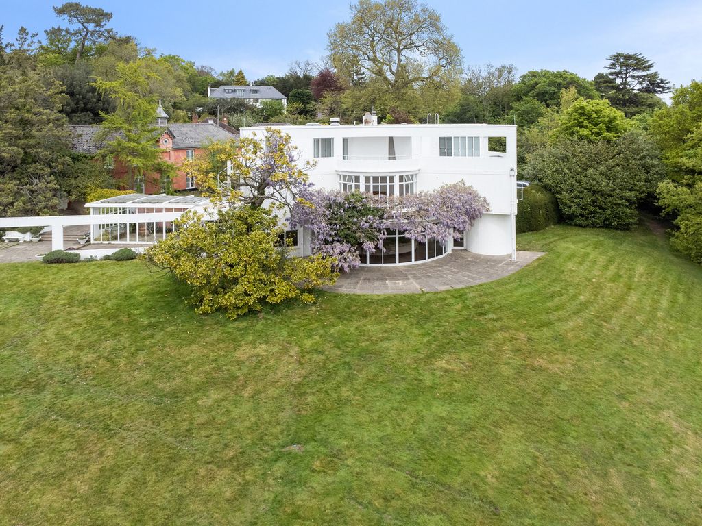 Property photo 2 of 44