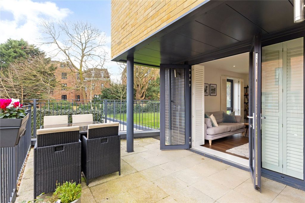 Property photo 3 of 14 Terrace