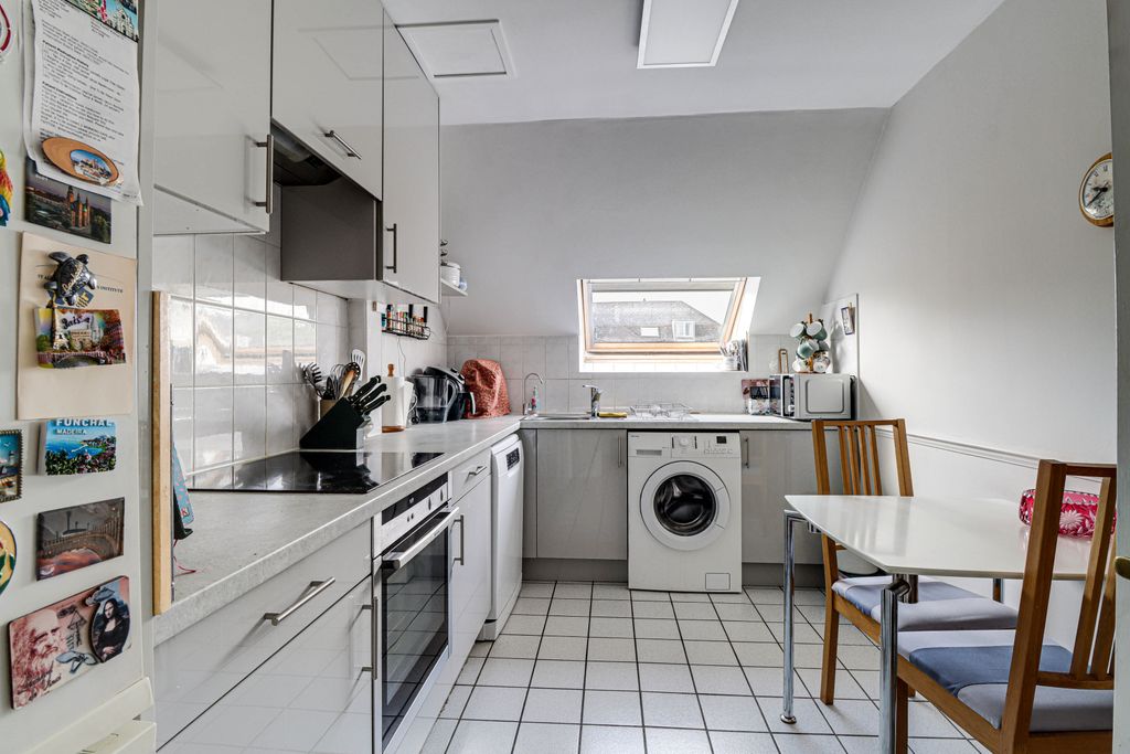 Property photo 3 of 14 Kitchen