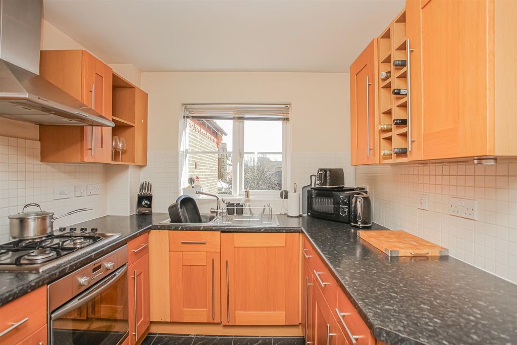 Property photo 2 of 16 Img_9407.Jpg