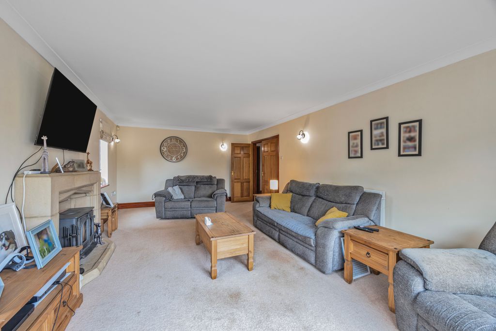 Additional image 5 of 5 bed detached house for saleElmhirst Road, Horncastle LN9