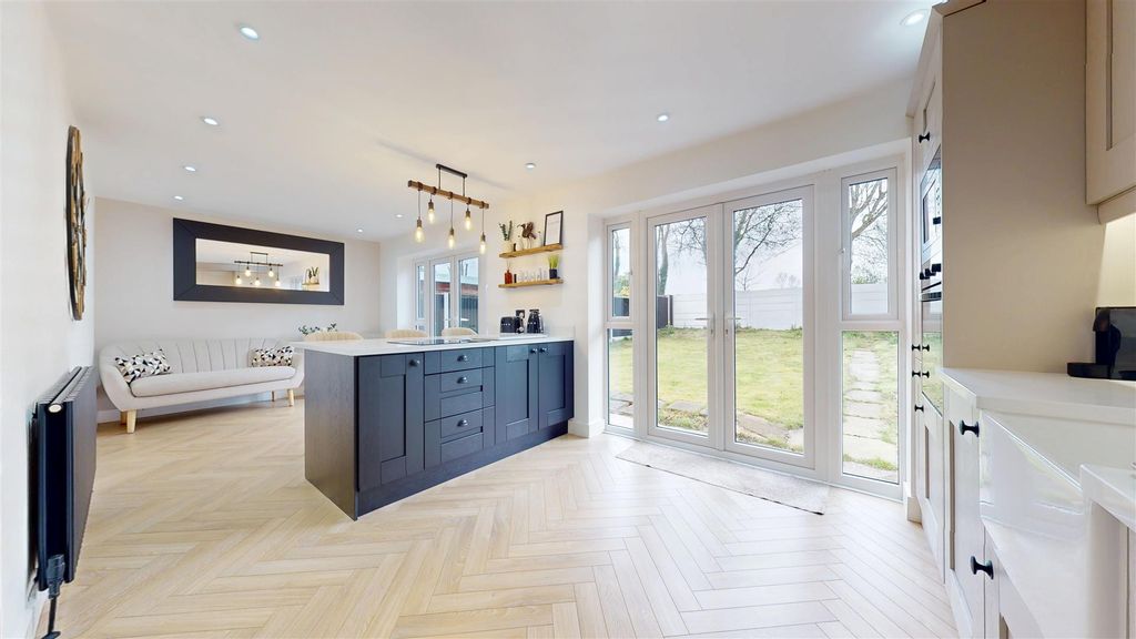 Property photo 3 of 38 Standish Drive Kitchen