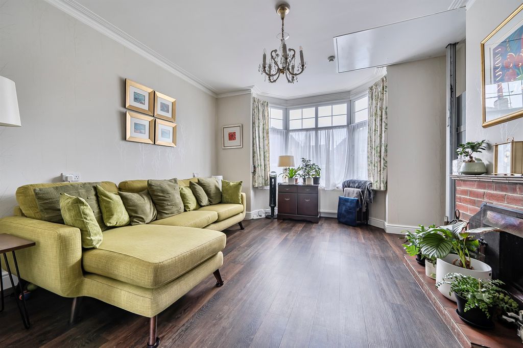 Property photo 3 of 13