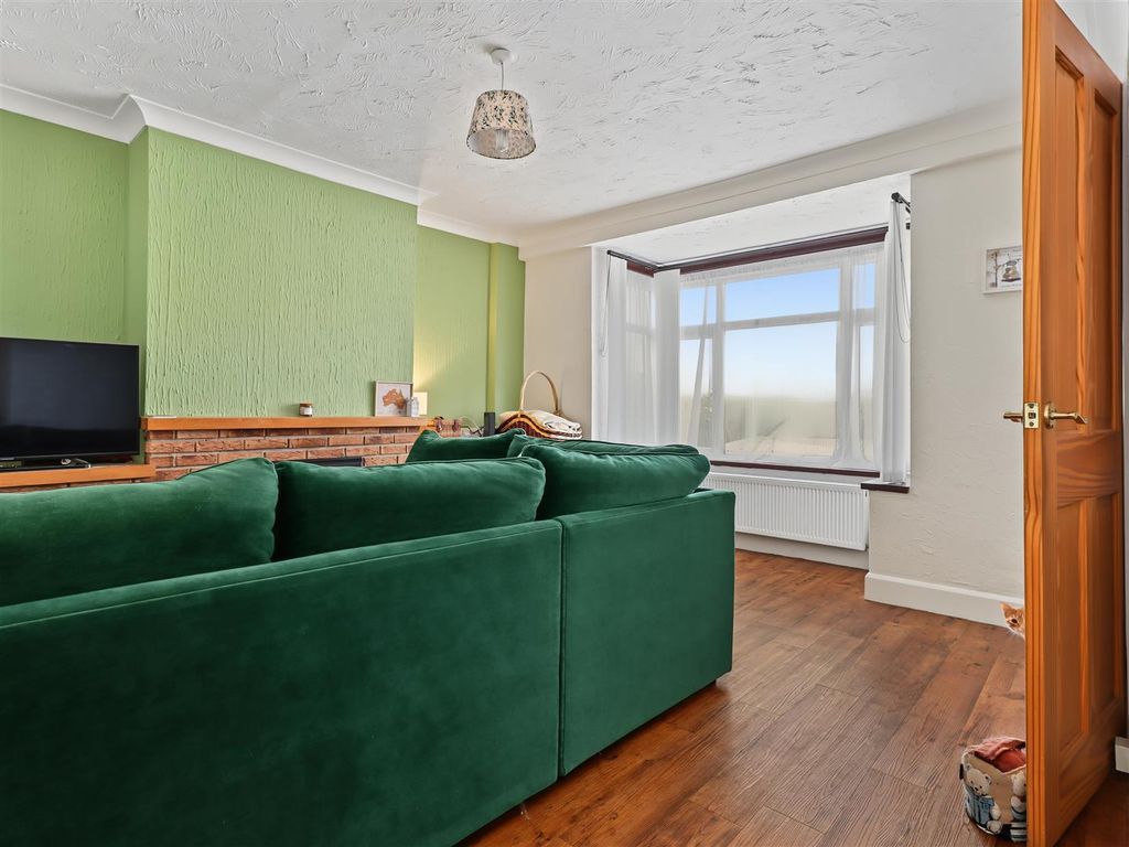 Property photo 3 of 19 Sitting Room