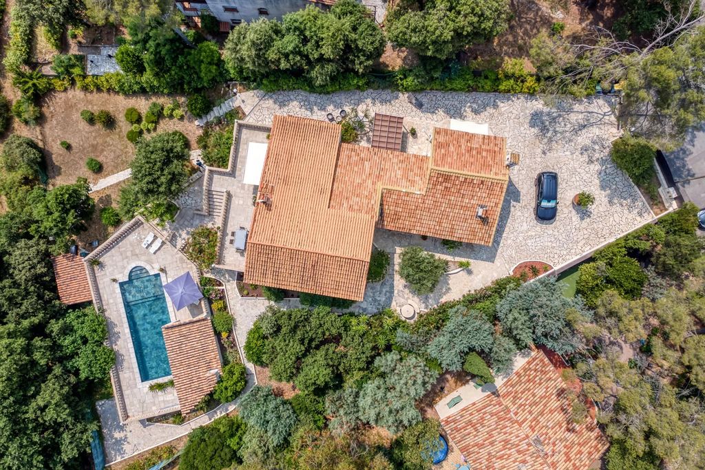 Property photo 3 of 22