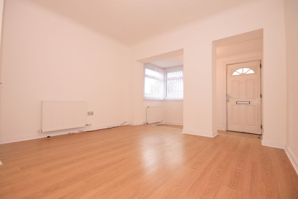 Property photo 2 of 15 Lounge/Kitchen/Dining