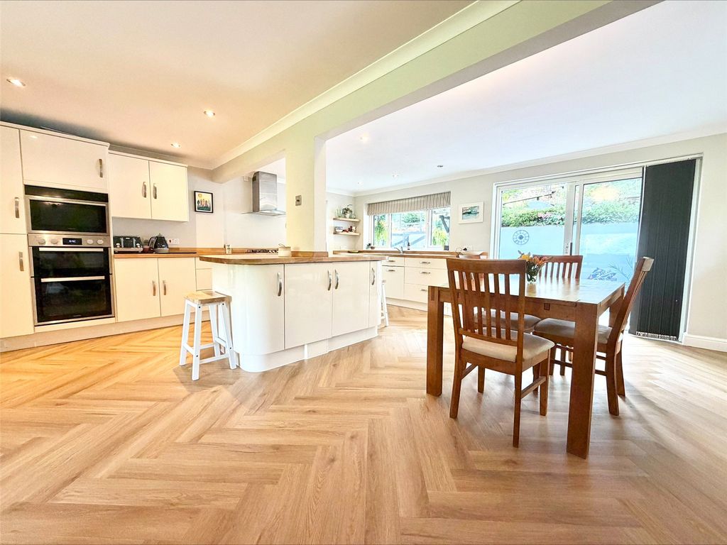 Property photo 2 of 46 Picture No. 58