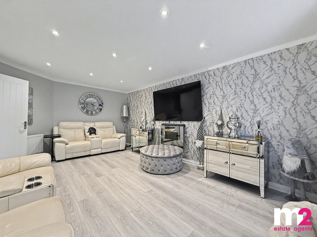 Property photo 3 of 25