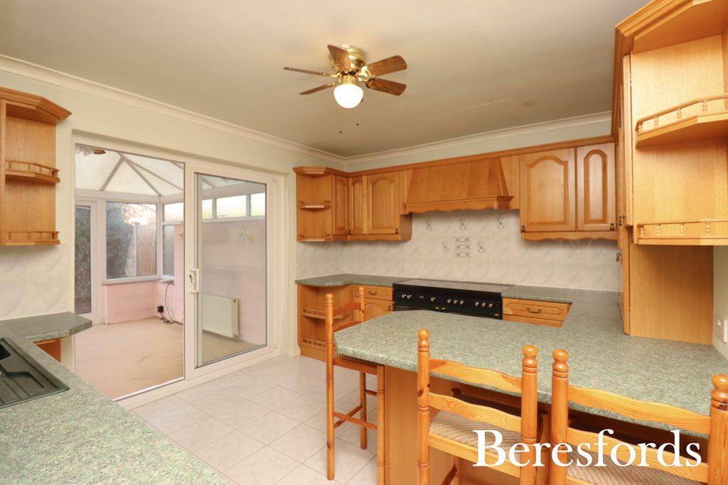 Property photo 3 of 14 Kitchen