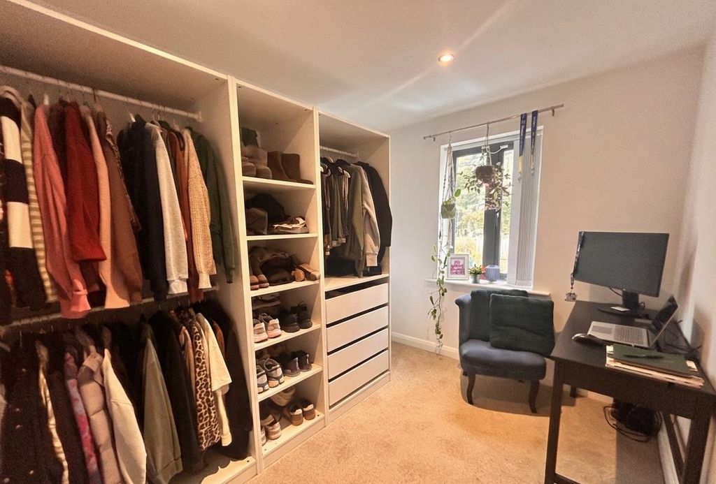 Property photo 3 of 11 Bedroom 2.Png