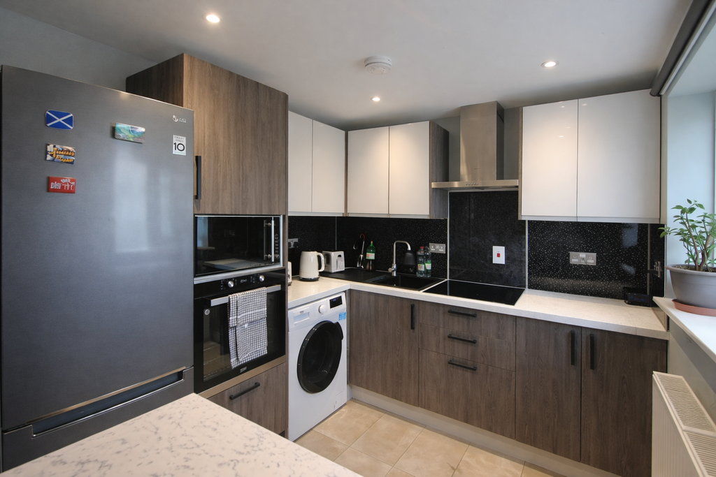 Property photo 3 of 9 248828Fe-77B4-4D7E-993A-Fa031Ff6Bc05