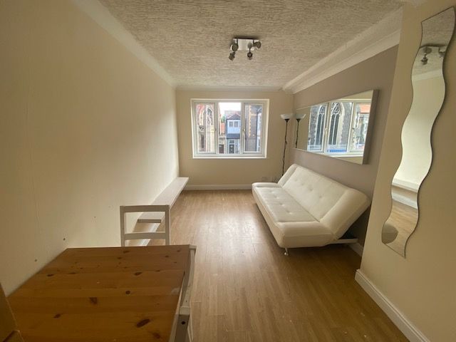 Property photo 2 of 5 Living Room