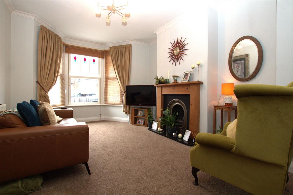 Property photo 1 of 17 Lounge Angle 2.Jpg