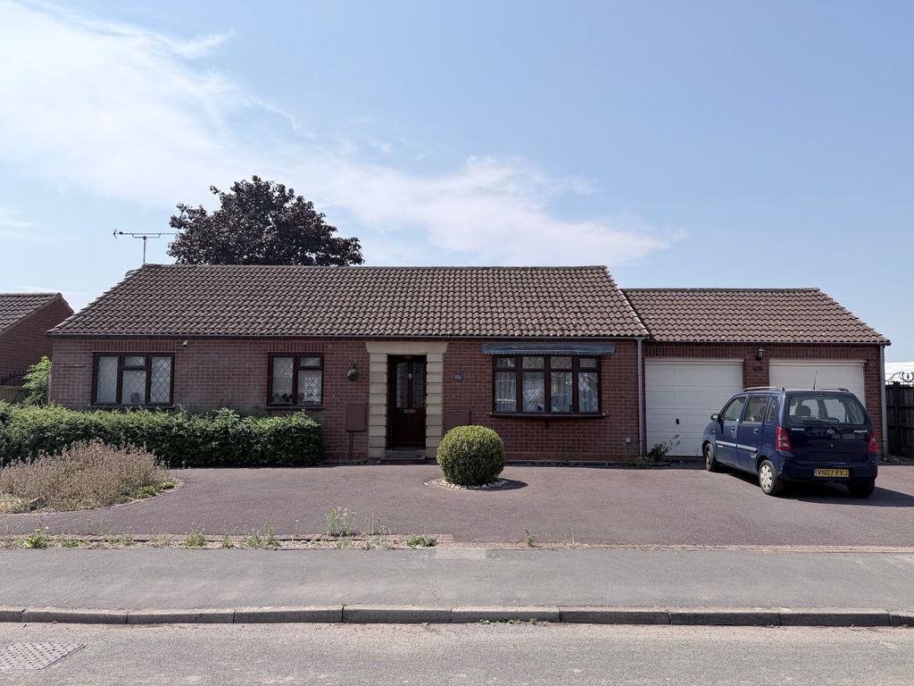 Property photo 1 of 14 Leyland Road, Bulkington