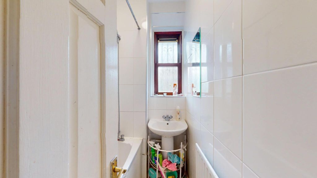Property photo 3 of 14 Bathroom