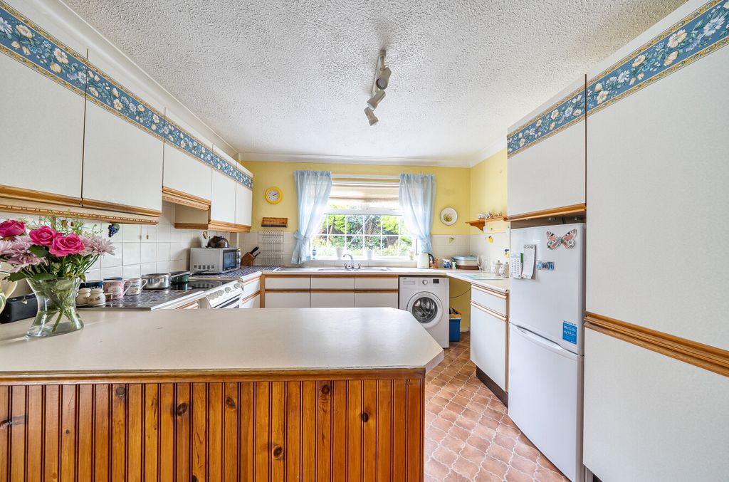 Property photo 2 of 10 1387550-3-693832d...