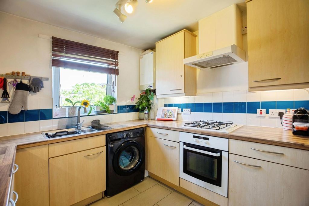 Property photo 2 of 19 Pbox-Img.Jpg