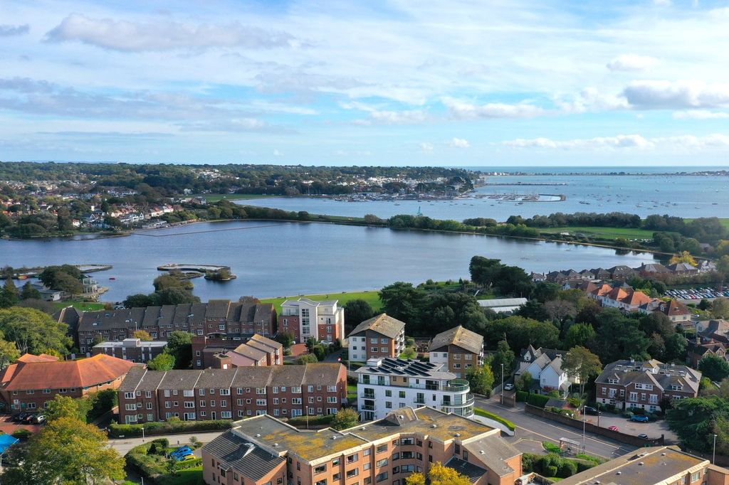 Property photo 3 of 29