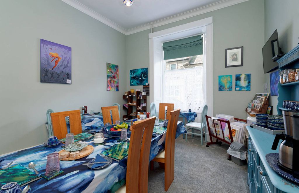 Property photo 2 of 30