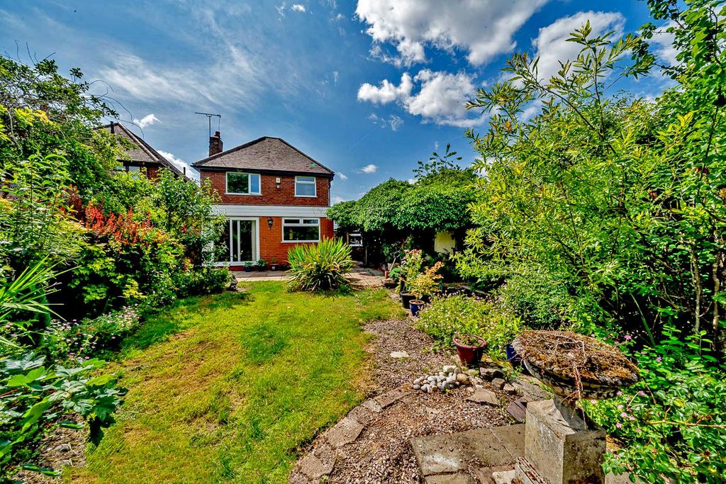 Property photo 3 of 27 Webbs Estate Agents-27.Jpg
