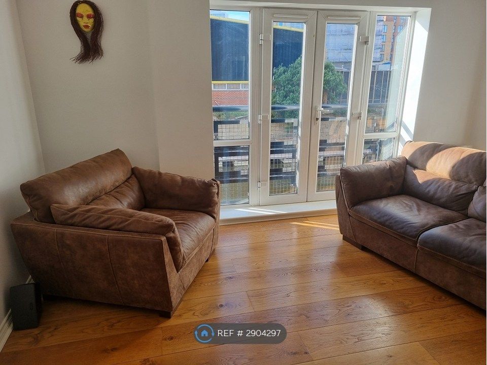 Property photo 3 of 14 Living Room
