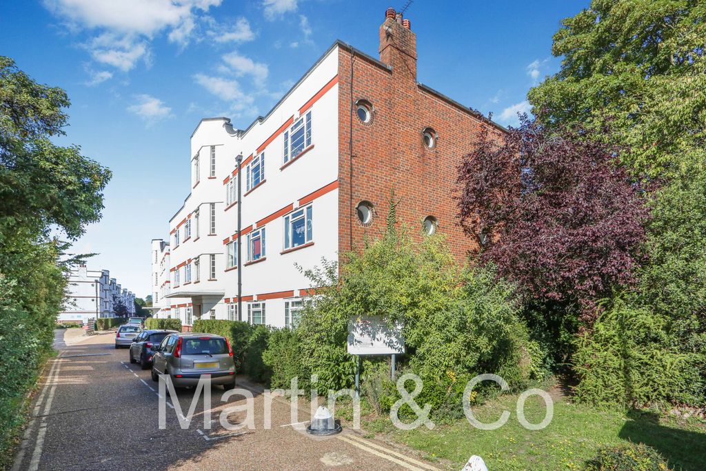 Property photo 1 of 14 1532987063 - 27 Merton Mansions, Bushey Road, Sw20