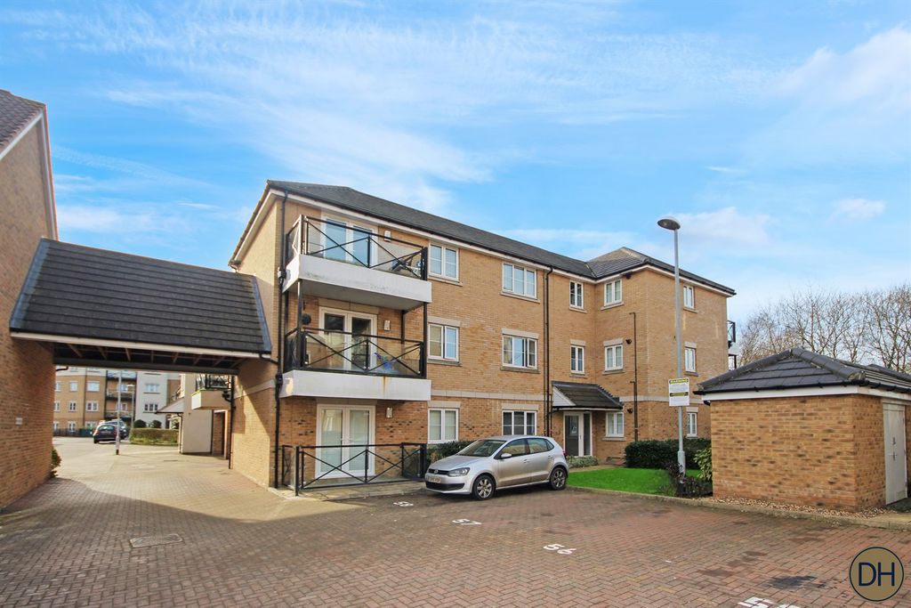 Property photo 1 of 10 Blenheim Square