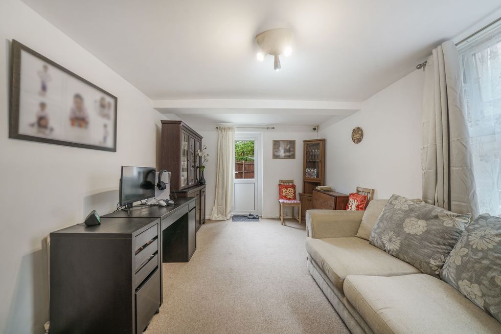 Property photo 2 of 12 Flat 1, 18 Cavendish Road - I5Jjq2C5E2Zrsna3G7Qd