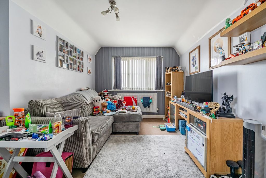 Property photo 2 of 8 Picture No. 13