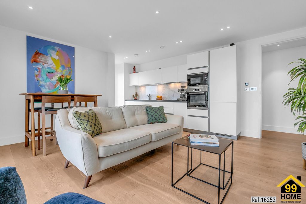 Property photo 2 of 9 Photo 1