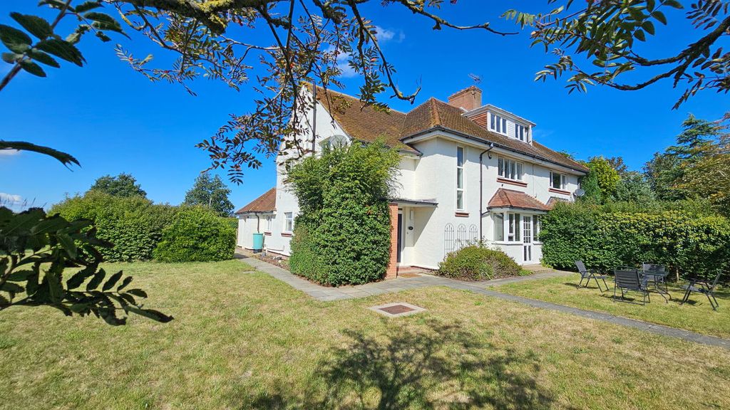 Property photo 2 of 30