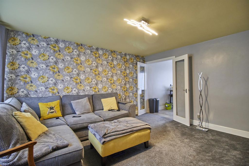 Property photo 2 of 8 Manor Rd Barlestone 2.Jpg