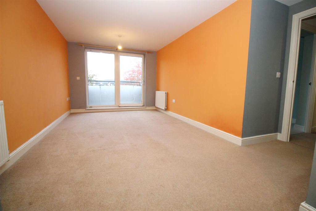 Property photo 3 of 9 Living Room.Jpg