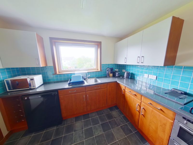 Property photo 1 of 10 Photo 6