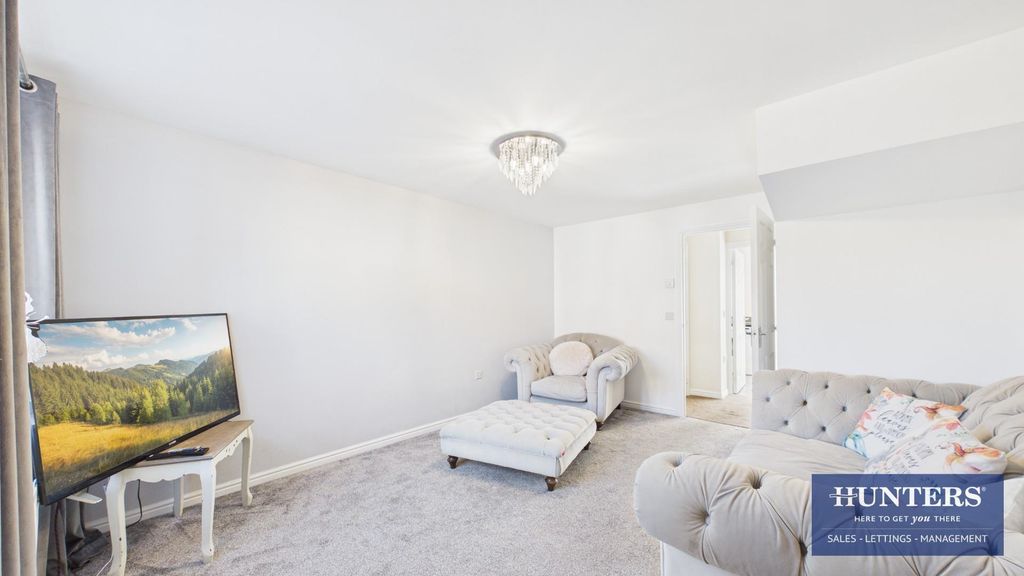 Property photo 2 of 20 Living Room