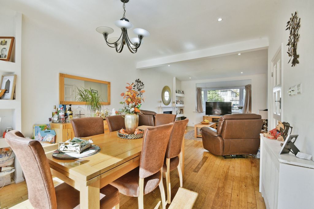 Property photo 3 of 20 C5Cbf5F1-6d63-ee11-8Df0-000d3Ad539F5