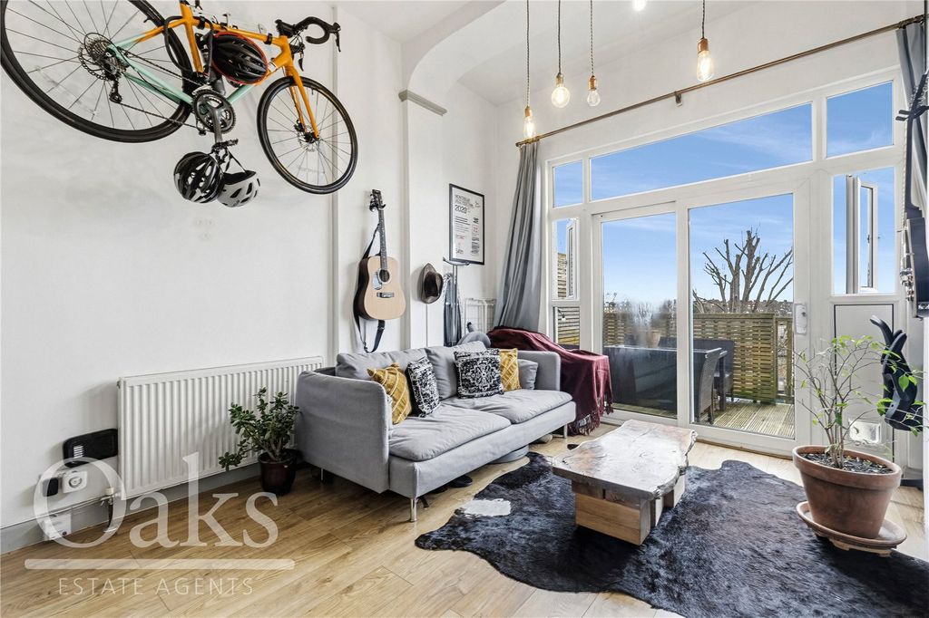 Property photo 3 of 9 Picture No. 06