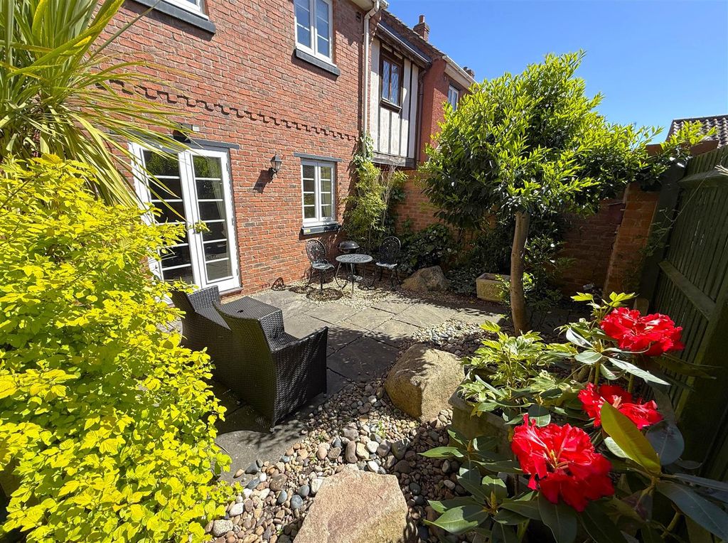 Property photo 2 of 30 Garden A.Jpg