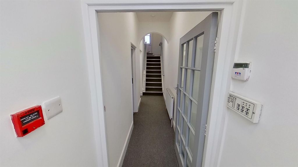 Property photo 2 of 17 30-Clarendon-Street-01172022_114455.Jpg