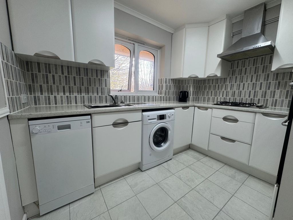 Property photo 2 of 12 Image