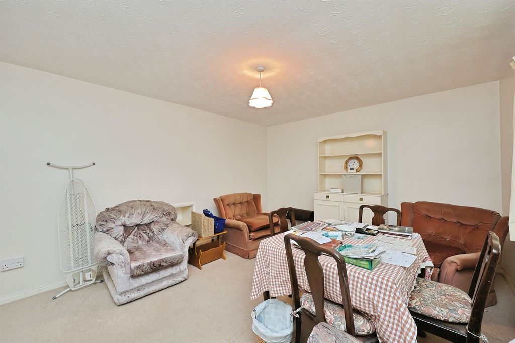 Property photo 3 of 19